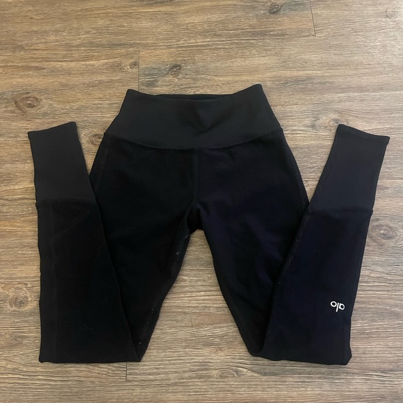 Alo High-Waisted Lounge Leggings (SOLD) - Picture 2 of 5